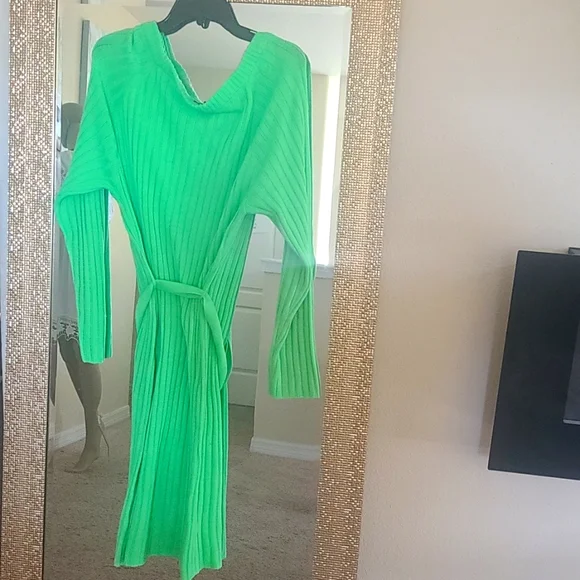 Green Long Sleeve Dress with belt 3x - Picture 2 of 2